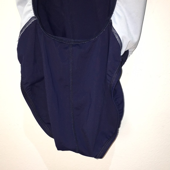 Nike 34 Women’s 8 Swimsuit One piece Navy - Picture 7 of 16